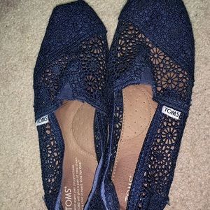 Blue lace Toms size 9